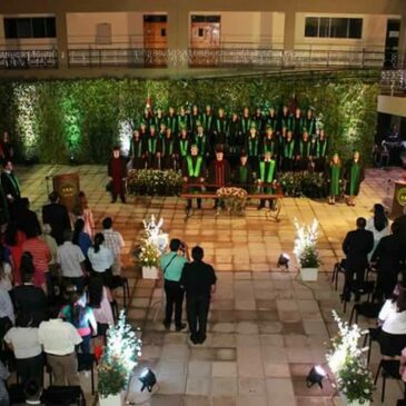 Acto protocolar de graduados de la Carrera de LICENCIATURA EN ENFERMERÍA PROMOCION 2015