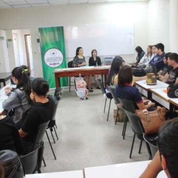 Reunión con graduandos de la carrera de Licenciatura en Enfermería