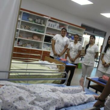 Visita guiada al Laboratorio de la F.C.S.