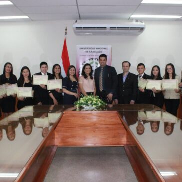 Firma de títulos de grado