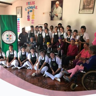 Almuerzo Saludable en el Hogar de Adultos Mayores «Juan Pablo II»