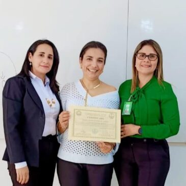 Durante el segundo Claustro Docente llevado el miércoles 24 de julio del 2024 se hizo entrega de un certificado de reconocimiento a todos los participantes en el marco del incentivo al talento humano de la institución