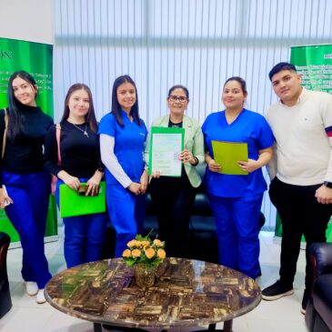 En la tarde de hoy, la Decana Mgtr. Rosa Noemí Espínola Martínez recibió la visita de Estudiantes representantes de la Carrera de Medicina de la Universidad Católica, Campus Guairá para hacer extensiva la invitación a la «XVII Jornada de Bioquímica»